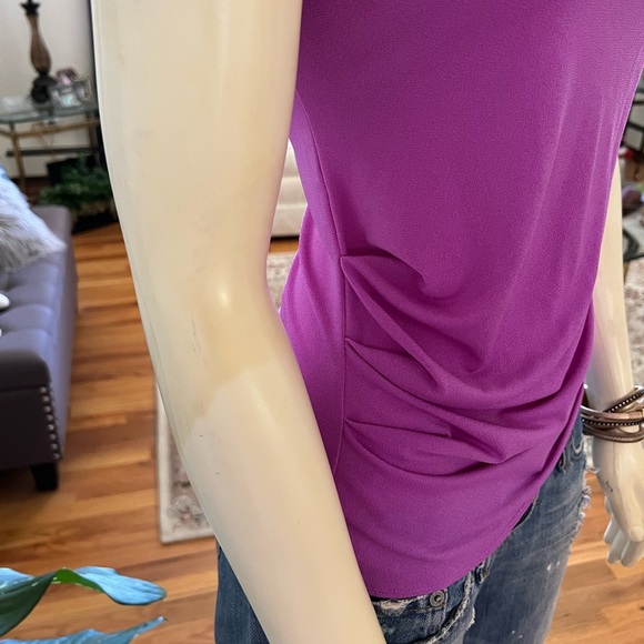 Express One Fuchsia Shoulder Top - Picture 5 of 9